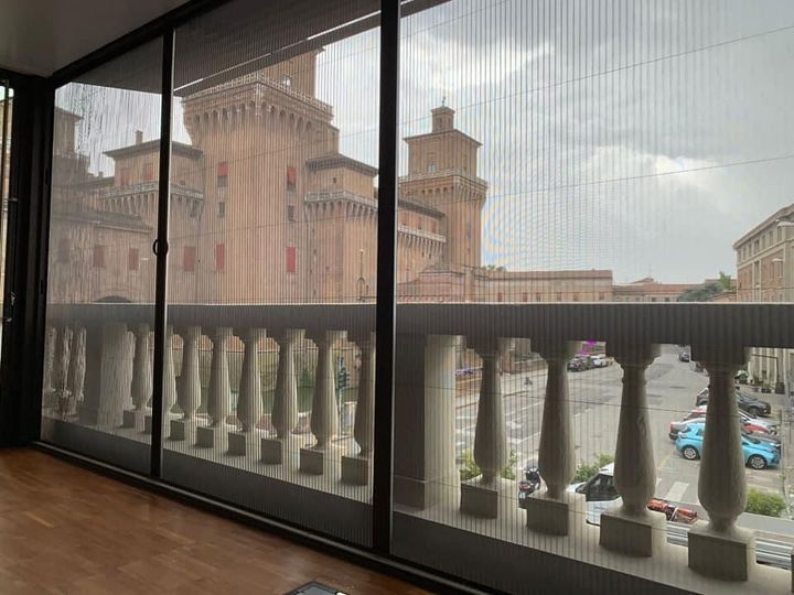 zanzariera orizzontale senza guida